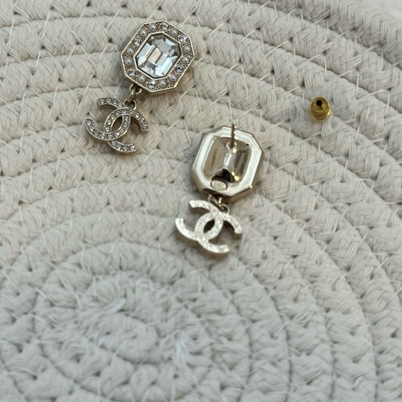 Chanel Octagon Crystals x Pearls CC Drop Earrings - Picture 8 of 11